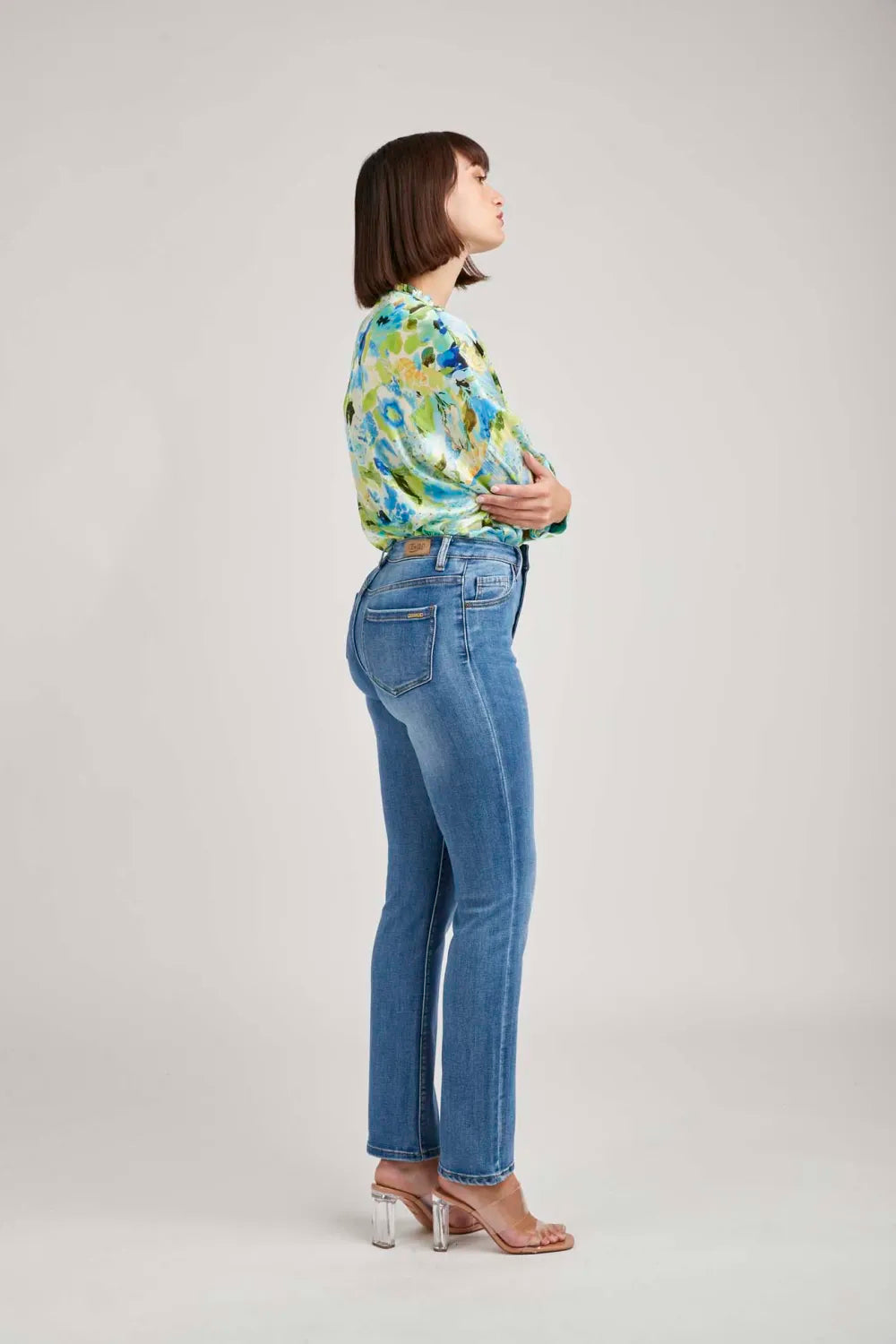 PANTALON EN JEANS - MERVEILLE