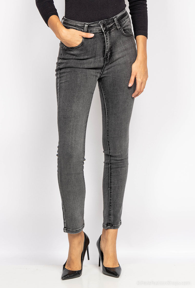 JEANS PANTALON PUSH-UP, SILHOUETTE PARFAITE, STYLE UNIQUE